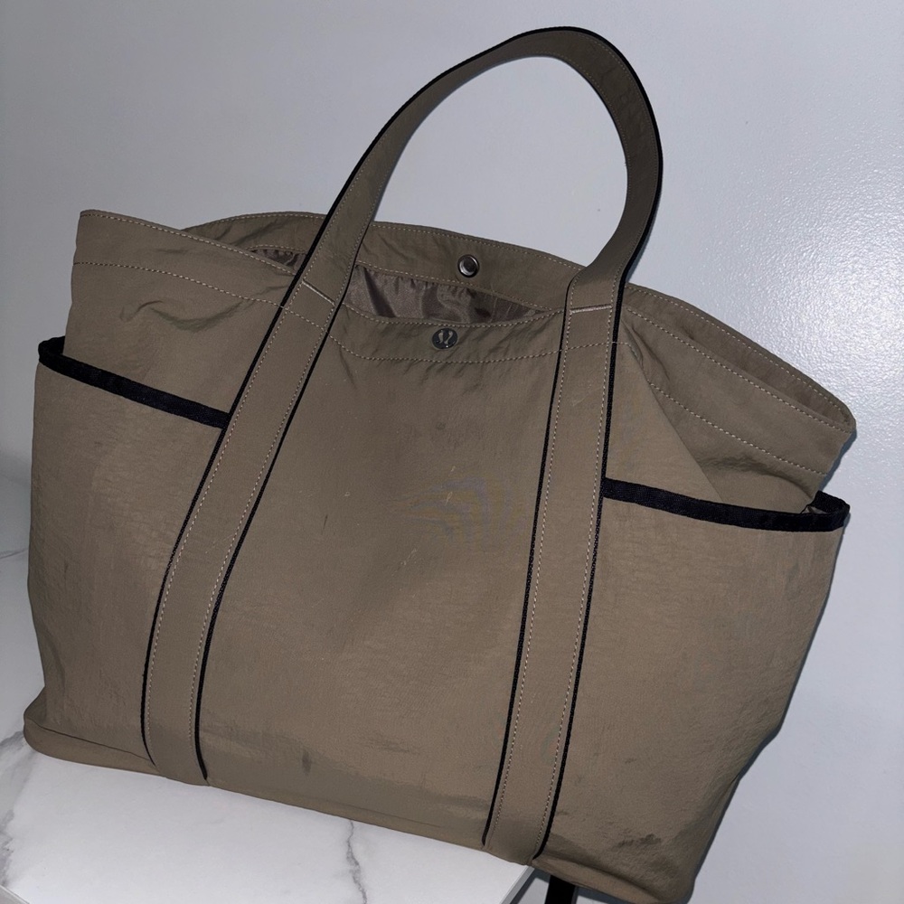 Lululemon Athletica Dark Green Tote Bag